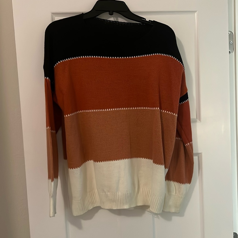 Color block sweater, size M